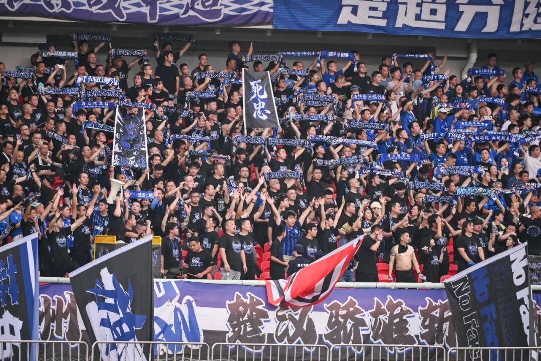 费德勒现身美网发布会：不会效仿大小威复出，看好德约冲击第25冠
