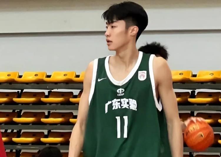 彩经前瞻：沙尔克04vs埃尔沃斯贝格，看好主队全取三分