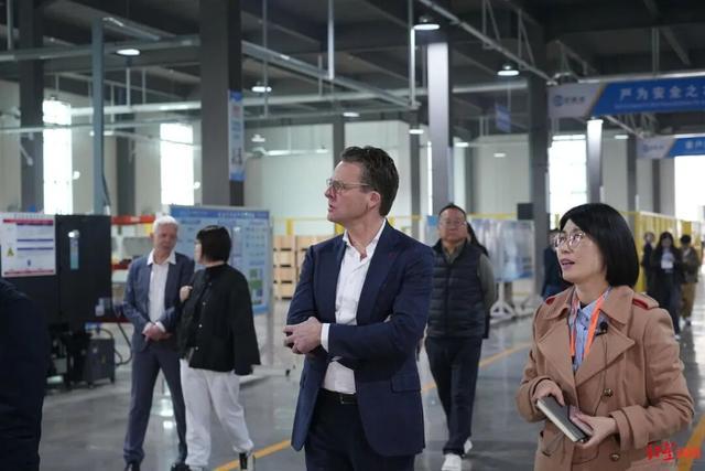 突发！提前回美国！急了，再见字母哥！