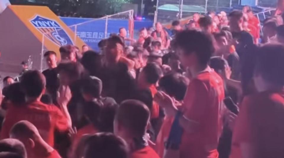 官方：延边龙鼎签下长春喜都中场黄梓铭