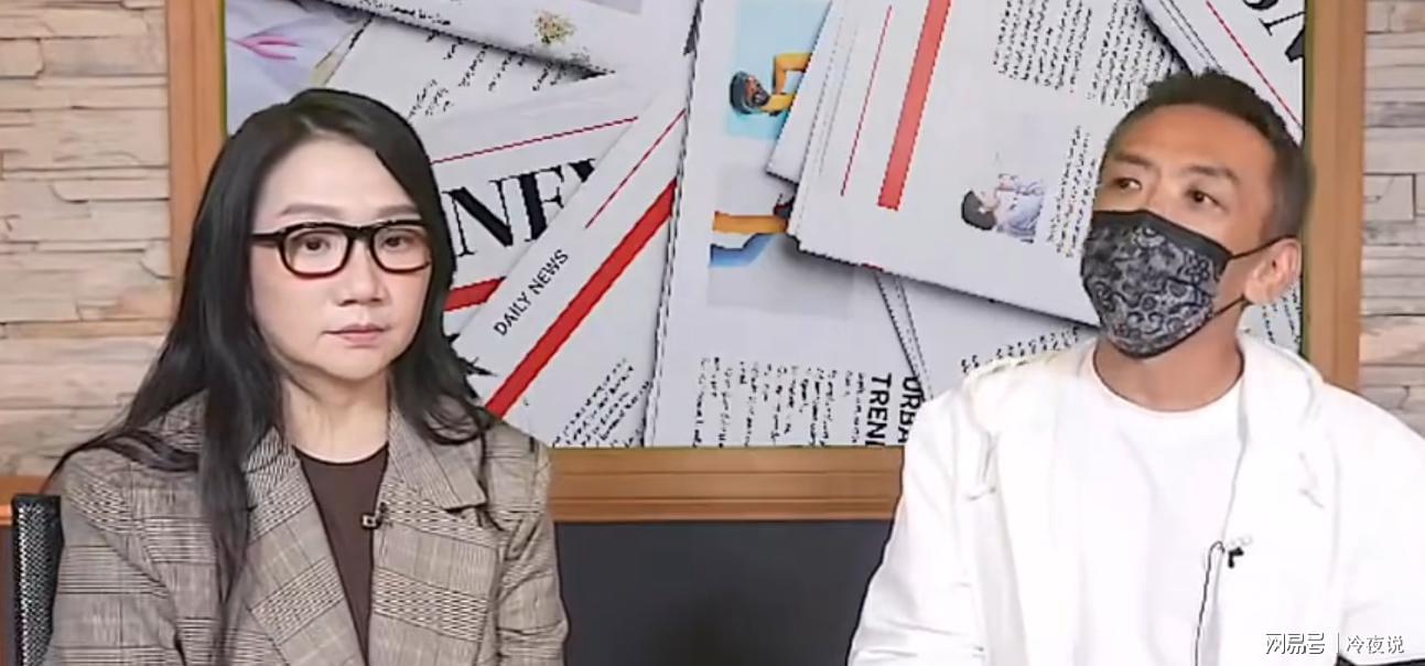 C罗2万人前亲吻沙特国徽！高举沙特围巾 名记：他愿意重返葡萄牙队